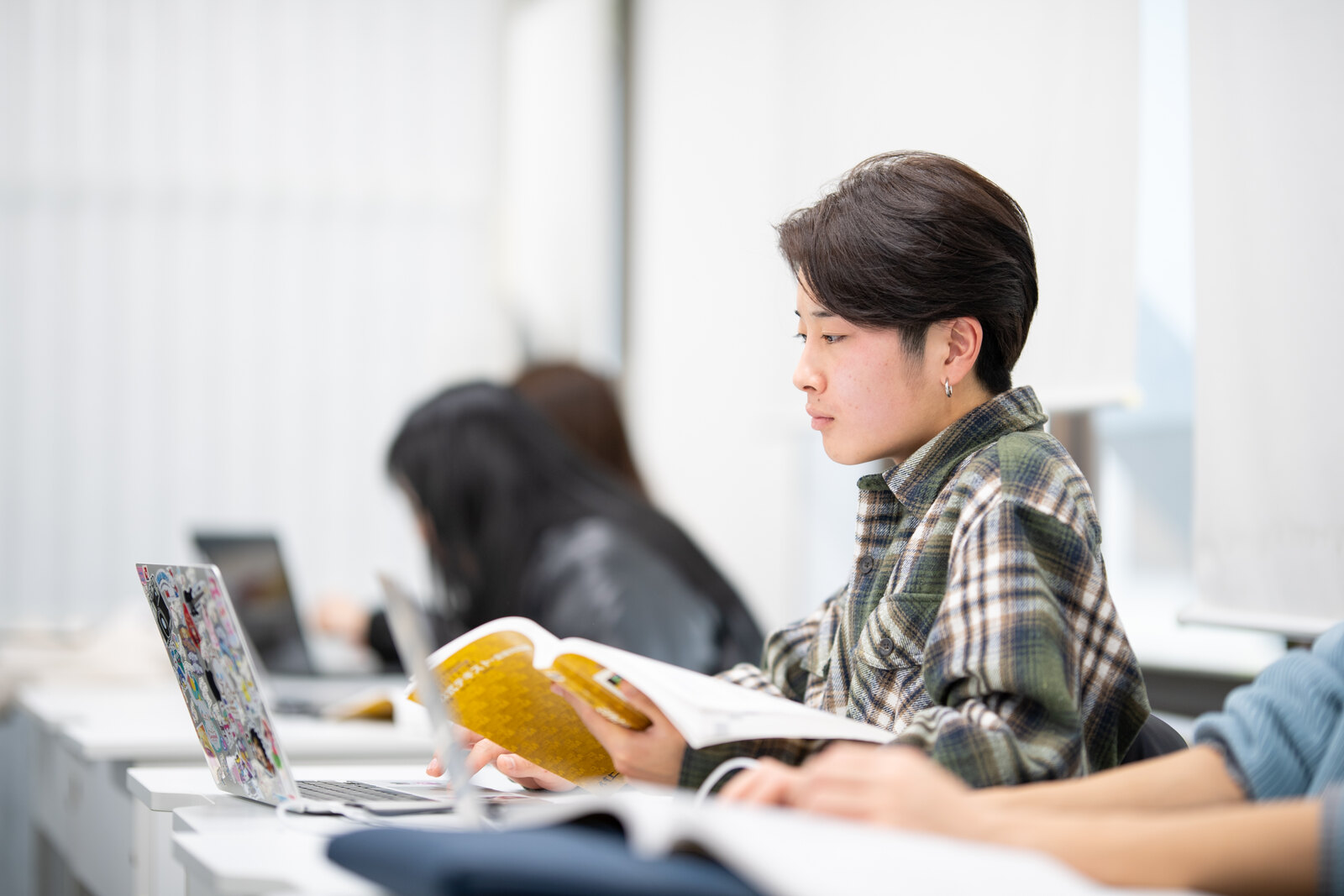 課題、卒業制作などの自主制作